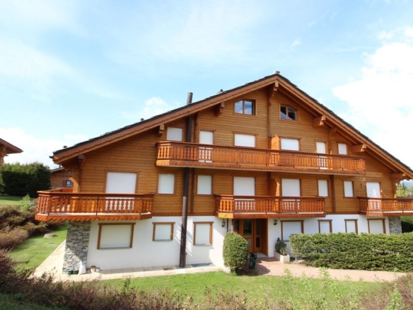 Appartement de Charme avec Vue Imprenable sur les Montagnes Valais