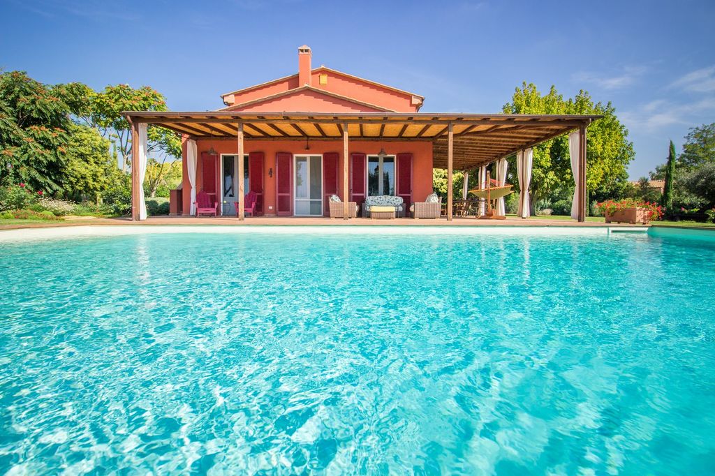 Villa immergée dans un parc privé clôturé d'environ 6700 m2 - Toscane