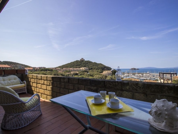 Vue Panoramique sur la Mer à Punta Ala - Appartement à vendre