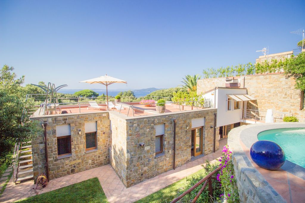 Luxe et Élégance à Punta Ala - Villa Prestigieuse avec Vue Spectaculaire