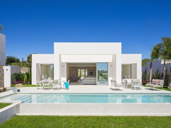 maison de style moderne se compose de 4 chambres