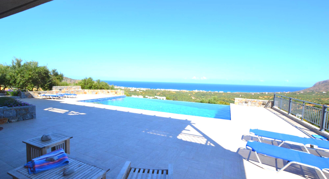 Villa de 200m2 vue spectaculaire sur la côte vue Méditerranée Grèce
