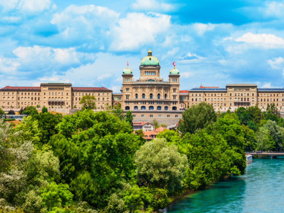 Rester Connecté avec la Suisse à l'Étranger