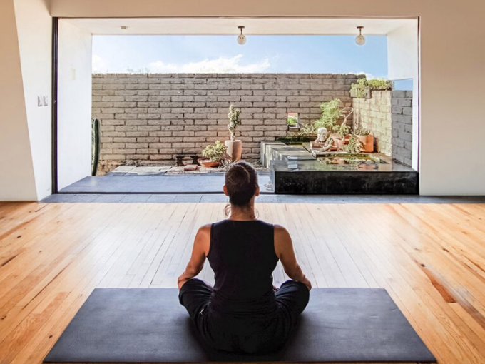 10 maisons conçues pour pratiquer yoga et méditation