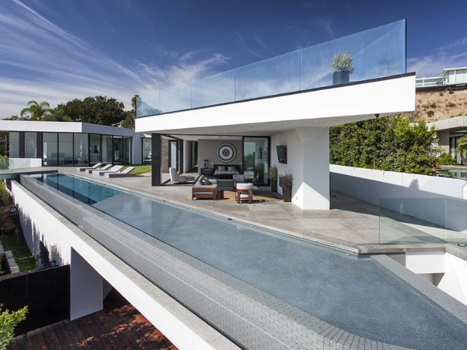 Luxueuse villa située dans le quartier très chic de West Hollywood à Los Angeles