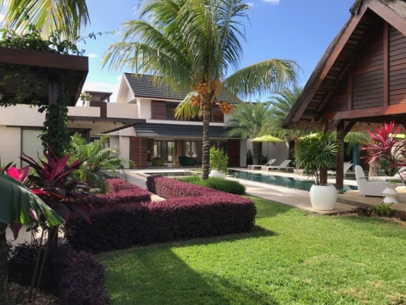 Île Maurice: Villa de Luxe, Design et Sérénité sur un Joyau Architectural