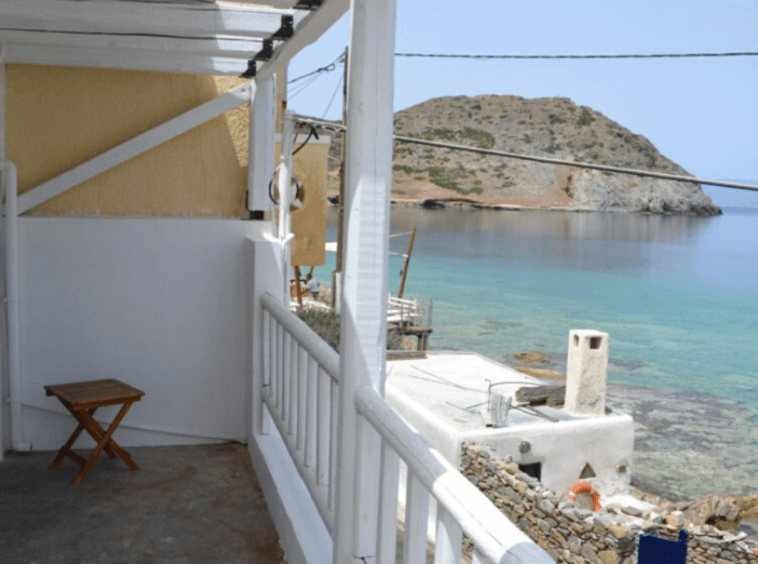 Maison en front de mer village de pêcheurs de Mochlos Grèce