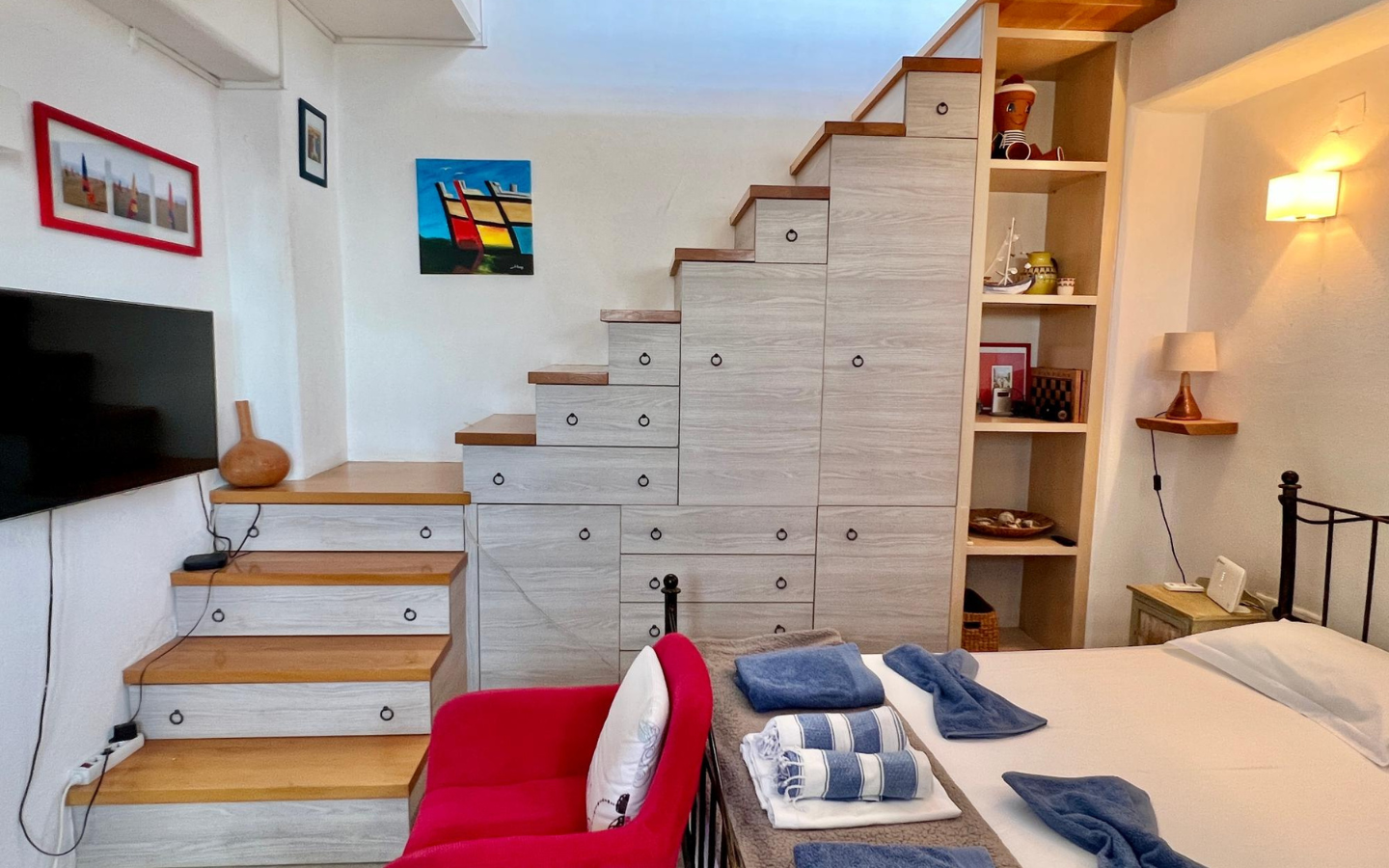 Maison de Charme Restaurée Face à la Mer – Mochlos (4)