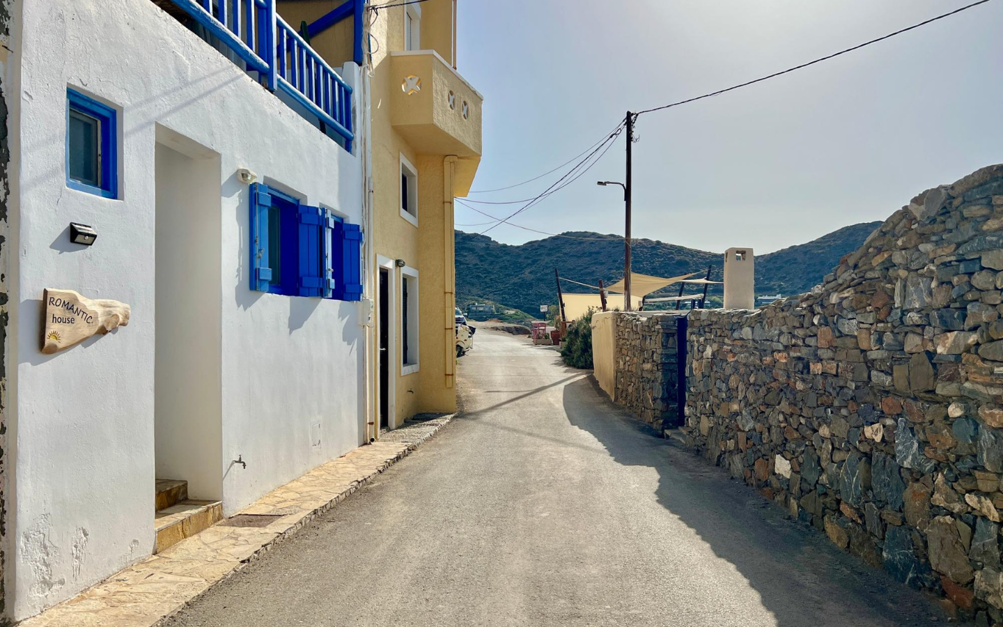 Maison de Charme Restaurée Face à la Mer – Mochlos (8)