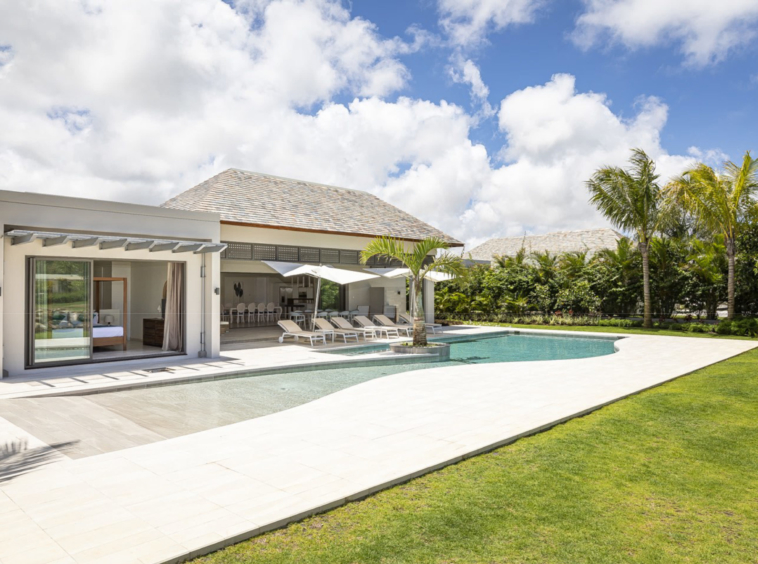 Villa contemporaine de 400m2 sur un terrain de 2003m2, Beau Champ | Île Maurice