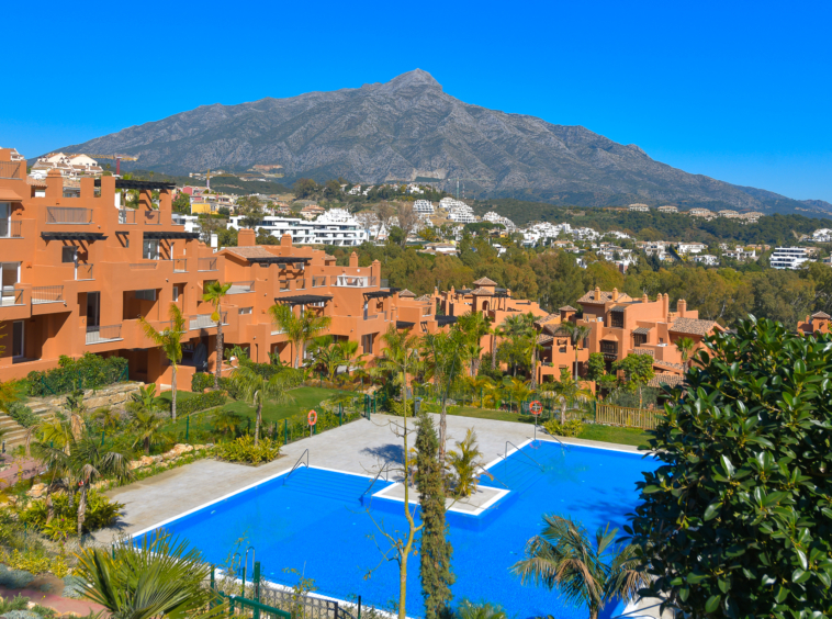 Marbella Appartement duplex penthouse - à seulement 5 minutes de Puerto Banús