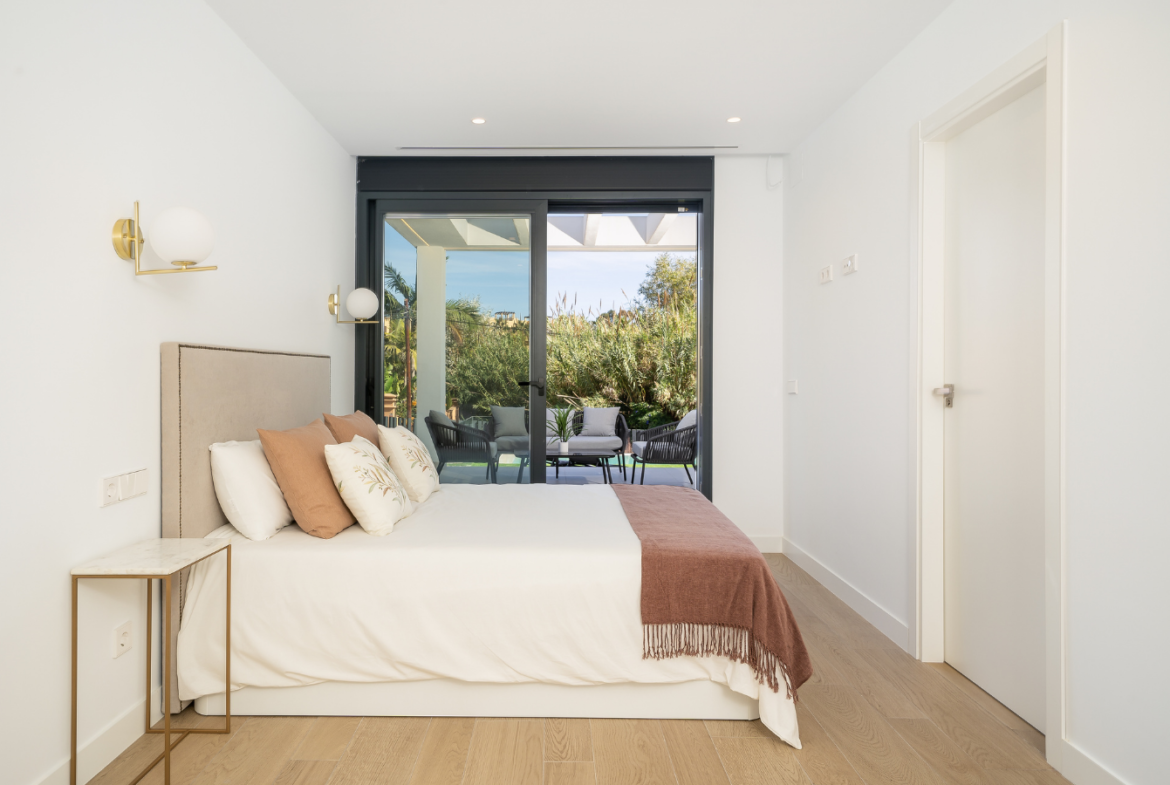 Élégante villa au design minimaliste plage Villacana à Estepona | Espagne €1,430,000