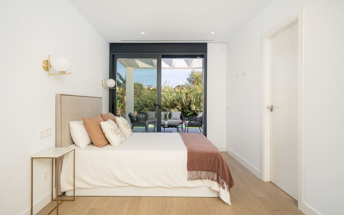 Élégante villa au design minimaliste plage Villacana à Estepona | Espagne €1,430,000