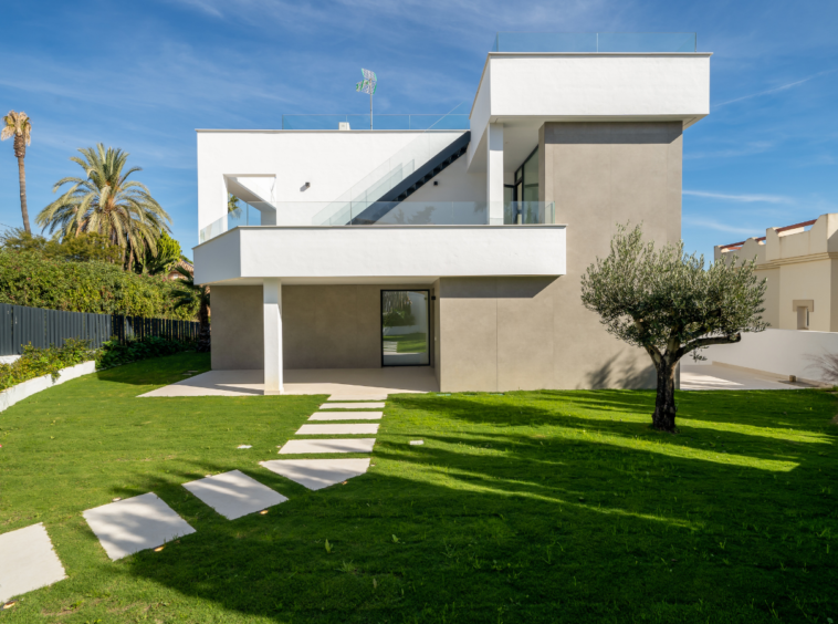 villa au design minimaliste plage Villacana à Estepona | Espagne