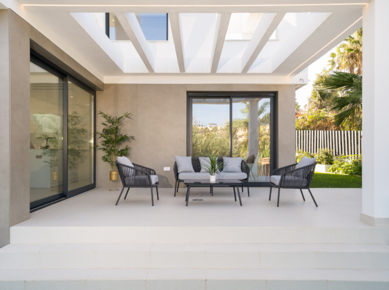 villa au design minimaliste plage Villacana à Estepona | Espagne