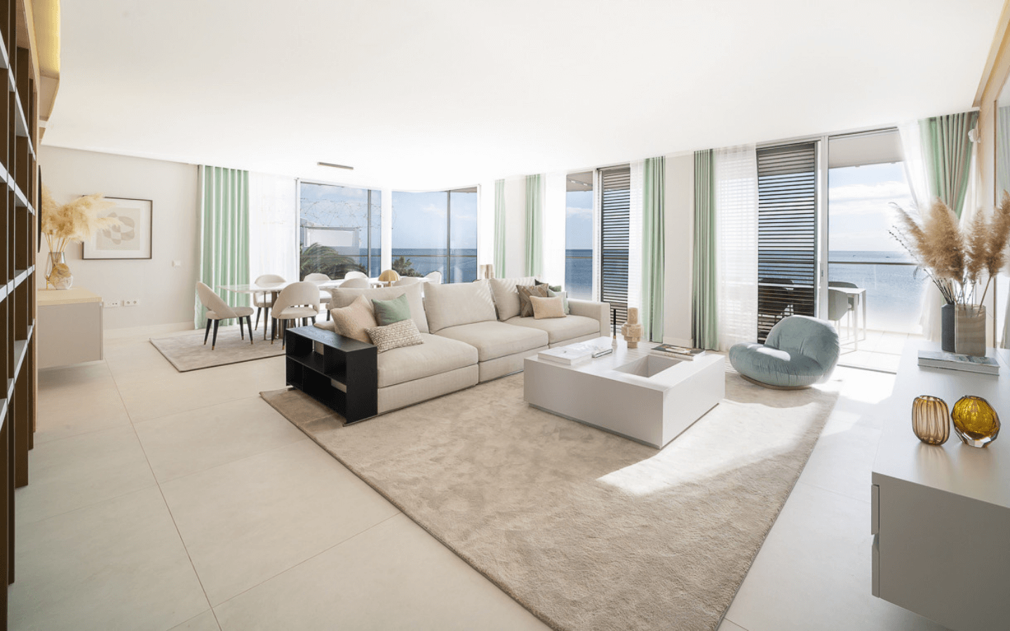 Fabuleux penthouse en duplex de 4 chambres avec vue panoramique sur la mer