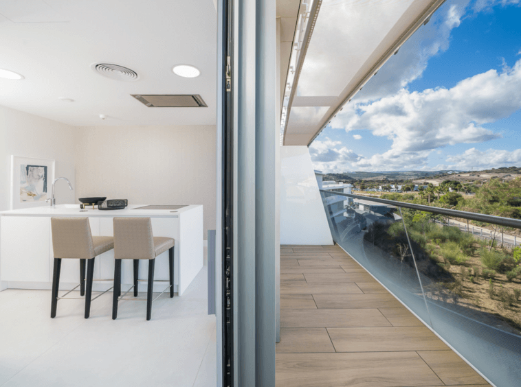 Fabuleux penthouse en duplex de 4 chambres avec vue panoramique sur la mer