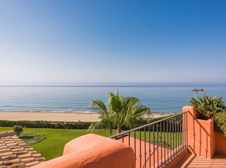 PENTHOUSE SPECTACULAIRE EN BORD DE MER MARBELLA ESPAGNE