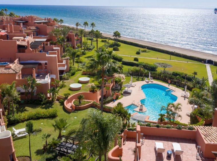 PENTHOUSE SPECTACULAIRE EN BORD DE MER MARBELLA ESPAGNE