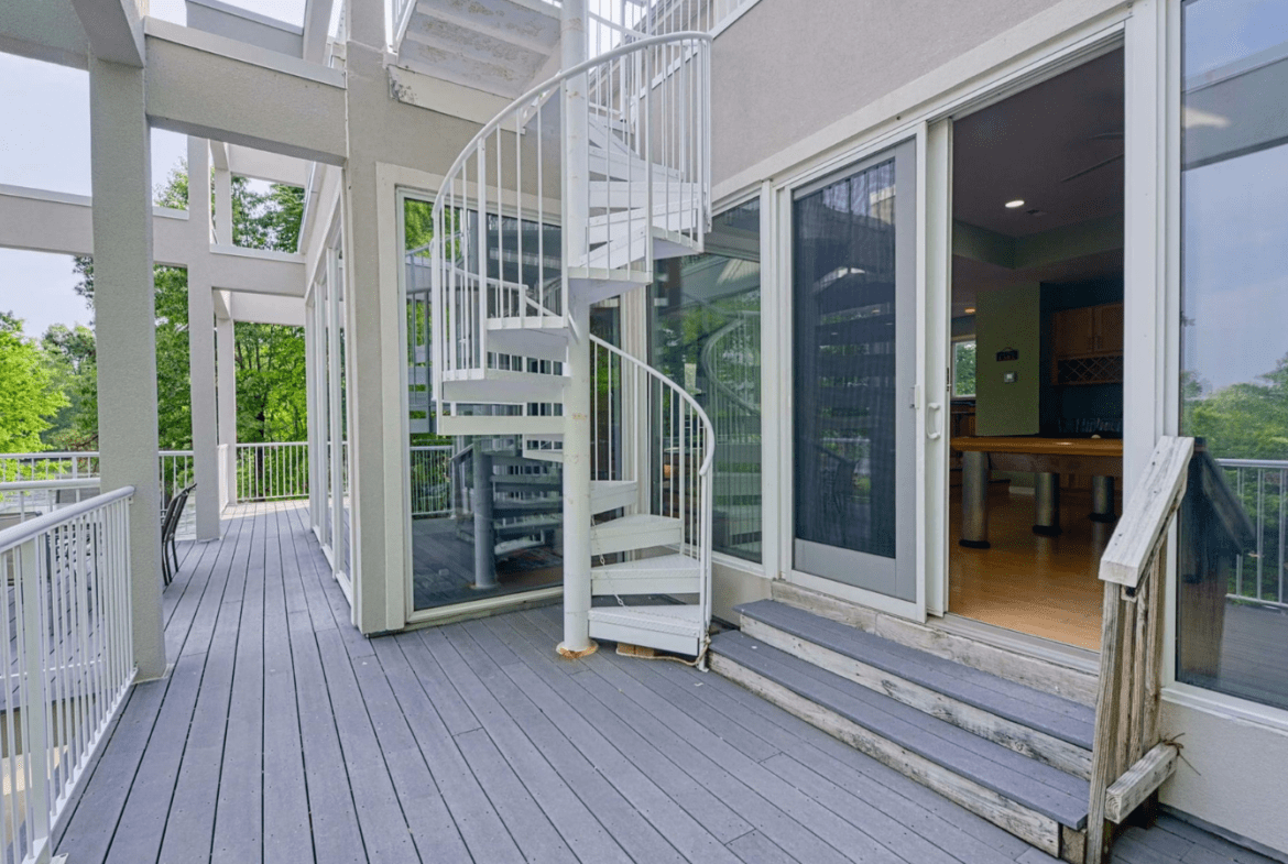 Domaine contemporain à vendre au bord du Lac Anna, Virginie, États-Unis