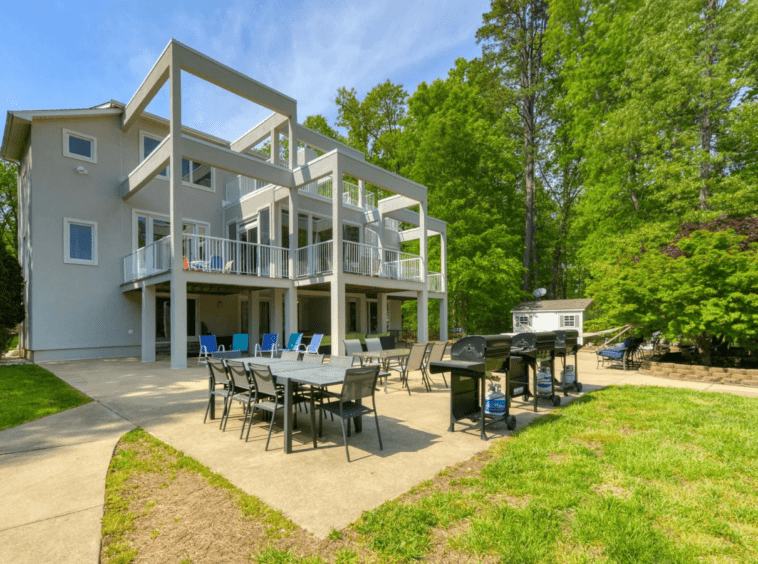 Domaine contemporain à vendre au bord du Lac Anna, Virginie, États-Unis