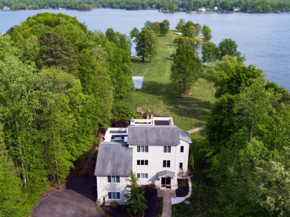 Domaine contemporain à vendre au bord du Lac Anna, Virginie, États-Unis