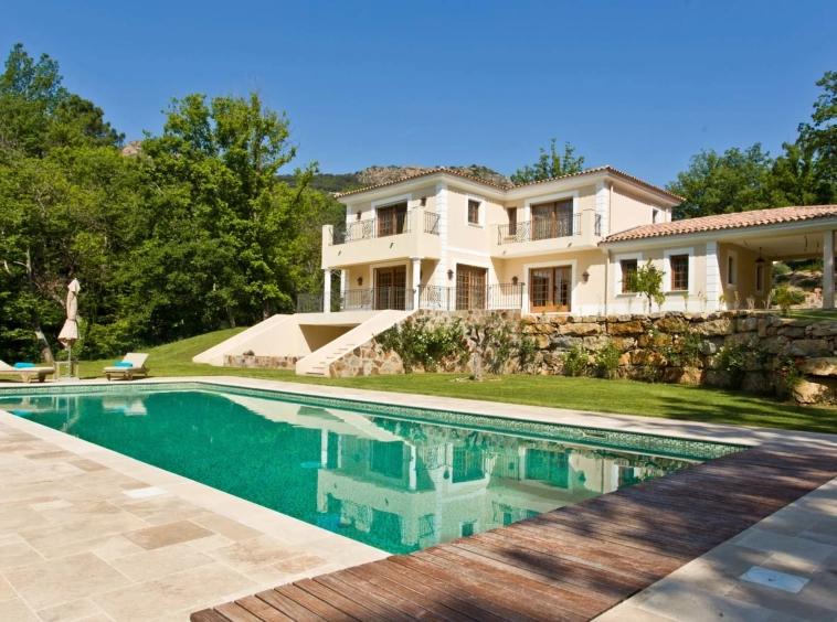 3 Villas sur un domaine de 2,3 hectares à 25 minutes de Saint-Tropez
