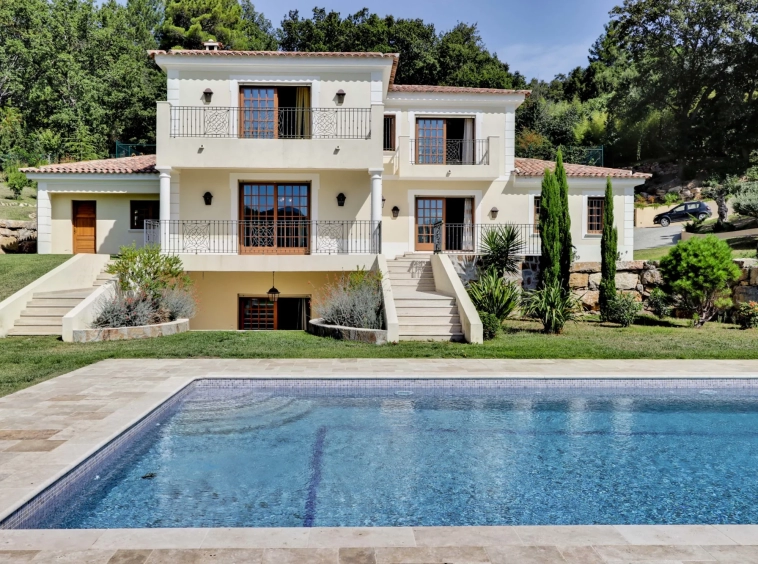 3 Villas sur un domaine de 2,3 hectares à 25 minutes de Saint-Tropez