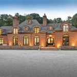 Domaine traditionnel piscine/spa terrain de sport home cinéma | New York