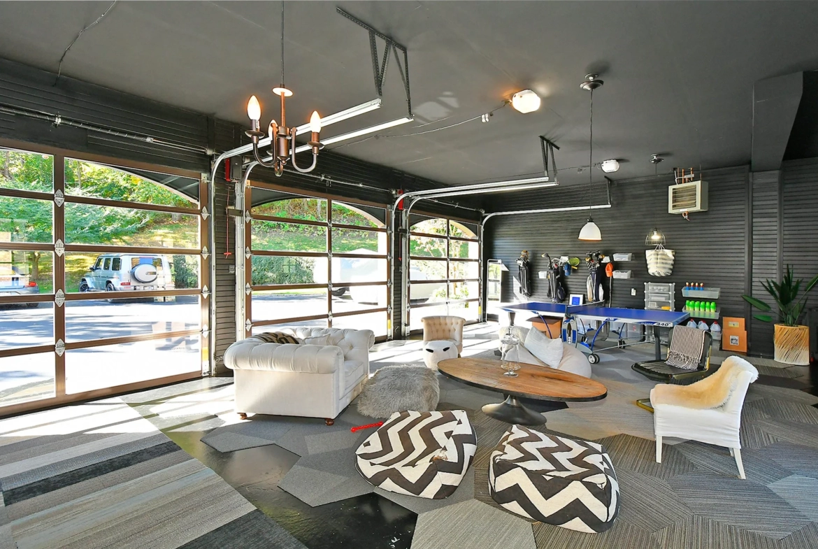 Domaine traditionnel piscine/spa terrain de sport home cinéma | New York