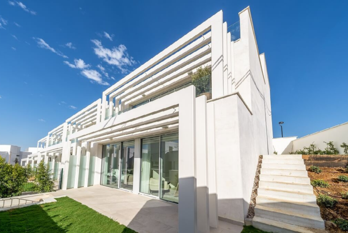 La Finca Sotogrande un complexe au design contemporain composé de 176 villas haut de gamme de 3, 4, 5 et 6 chambres. Costa Del Sol | Espagne