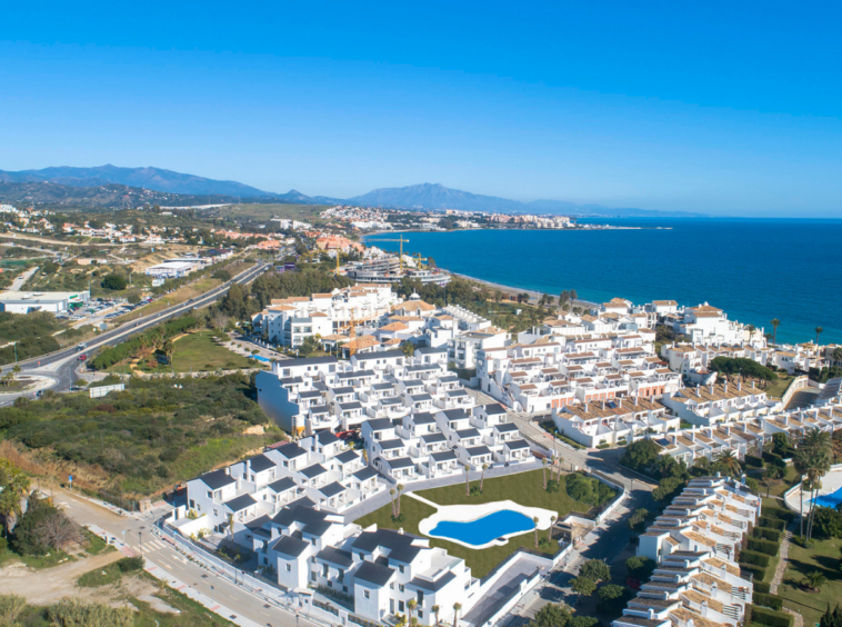 APPARTEMENT À SEULEMENT 150 M DE LA PLAGE À ESTEPONA