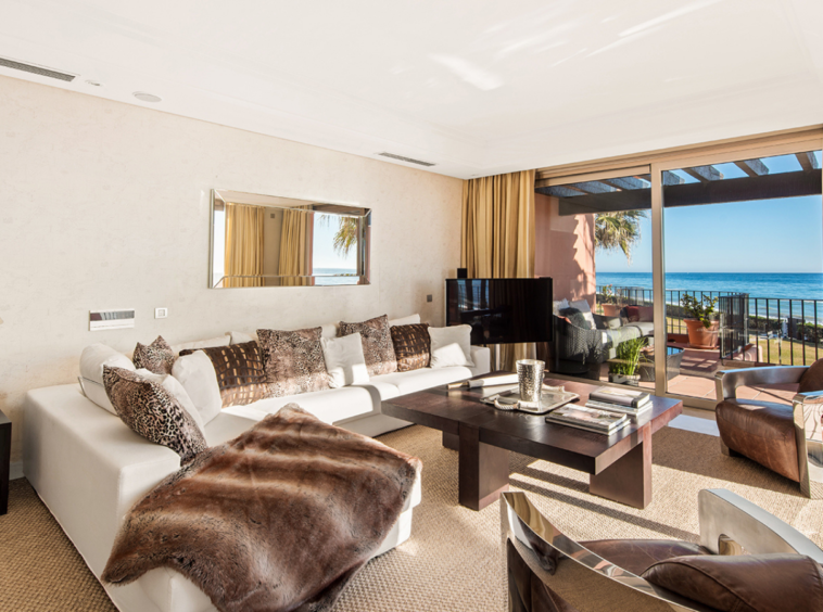 Penthouse exceptionnel en bord de mer à Marbella,