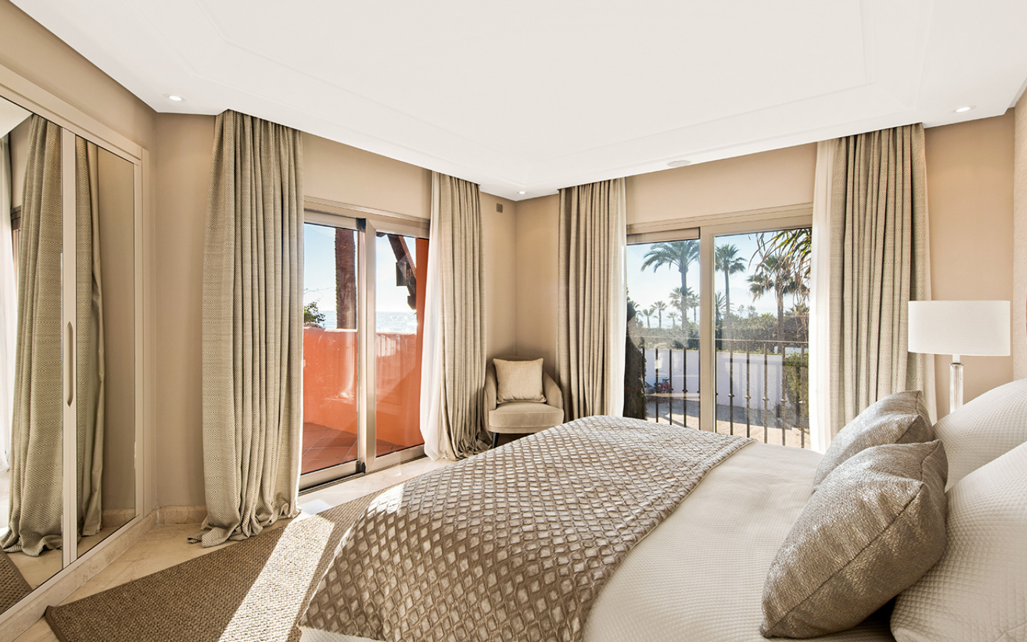 Penthouse exceptionnel en bord de mer à Marbella,