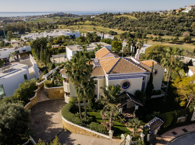 Villa à vendre proche du golf et des écoles internationales Benahavís