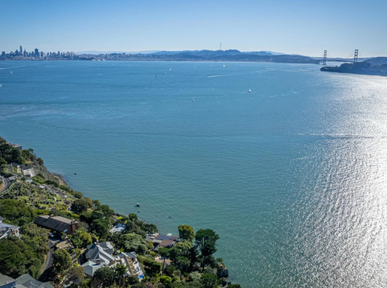 Vues sur la baie de San Francisco, le Golden Gate Bridge et l'horizon