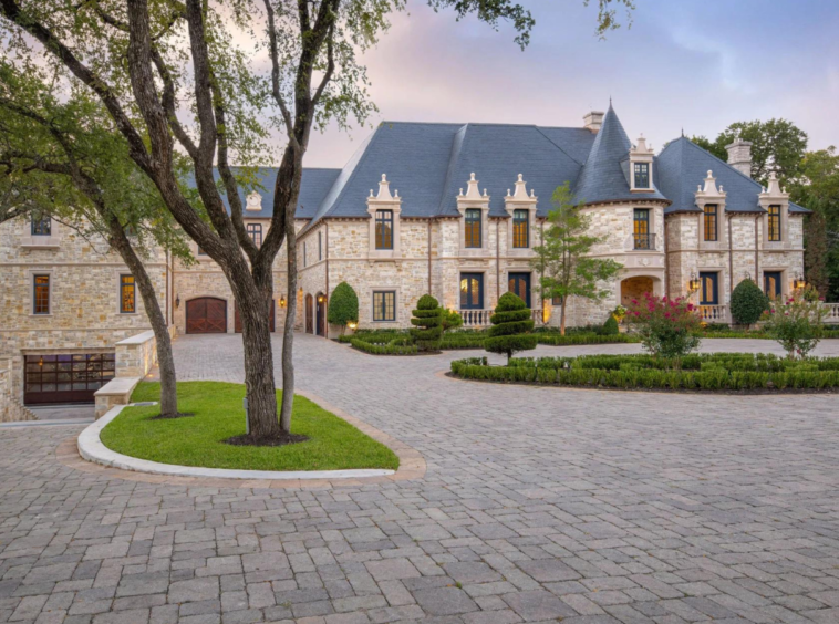 Domaine et terrain de luxe - Architecture inspirée des châteaux français