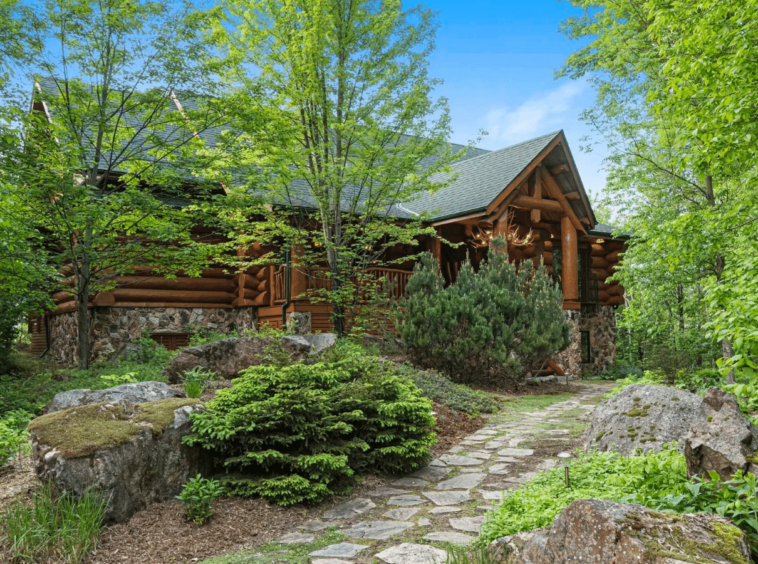 Magnifique Maison à vendre au Canada sur les rives du lac Nipissing