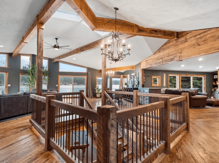 Domaine riverain luxueux et rustique au bord du lac Washington