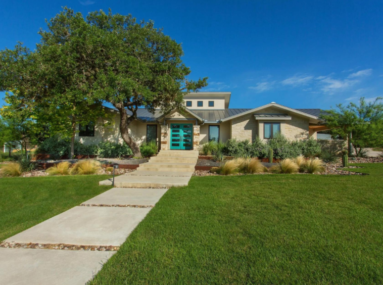 Maison unique de style ranch moderne à vendre, Hill Country, Texas