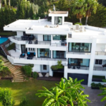 Villa contemporaine d'exception à Ibiza