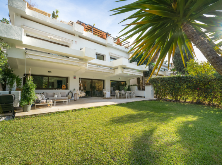 Duplex de 300m2 à vendre, proche de Puerto Banús | Espagne