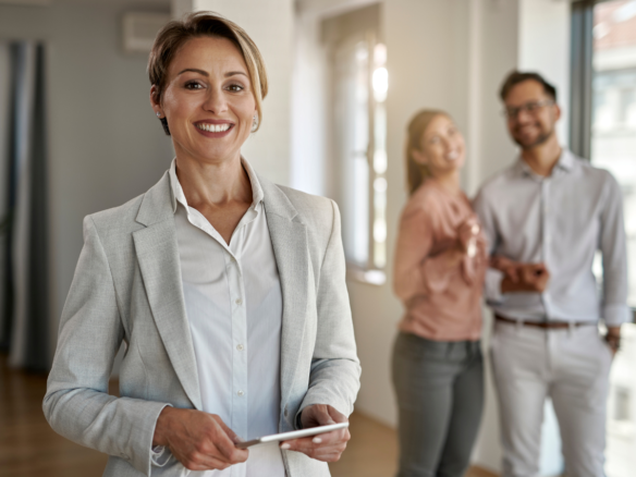 Pourquoi faire appel à un courtier immobilier pour vendre votre maison