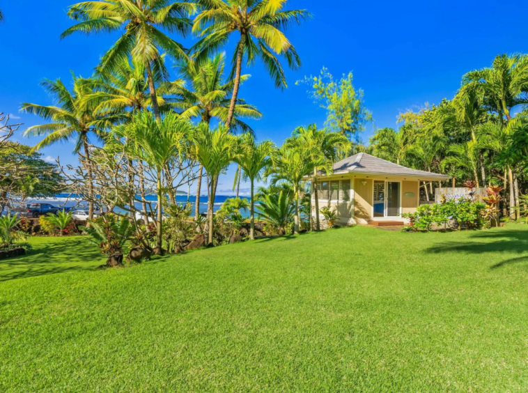 Maison style hawaïen, plage d'Anahola