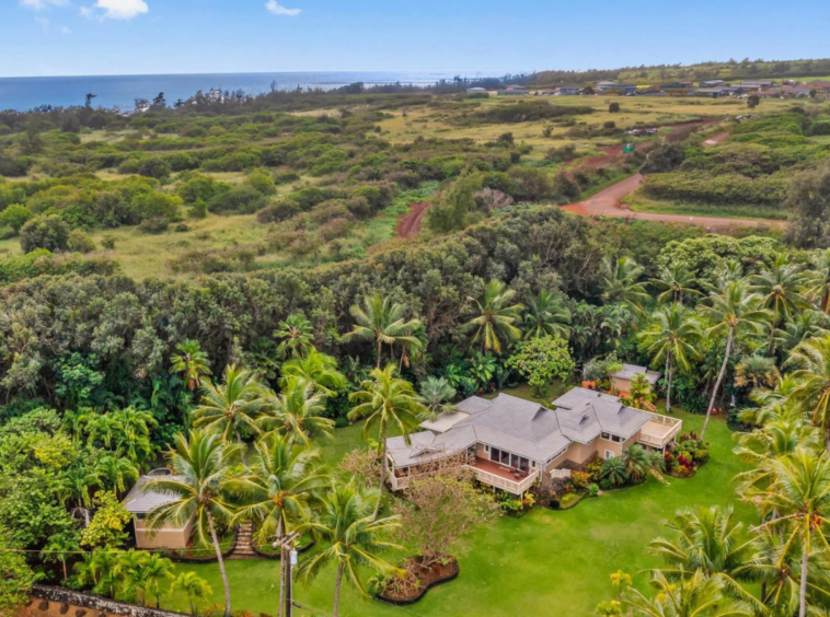 Maison style hawaïen, plage d'Anahola