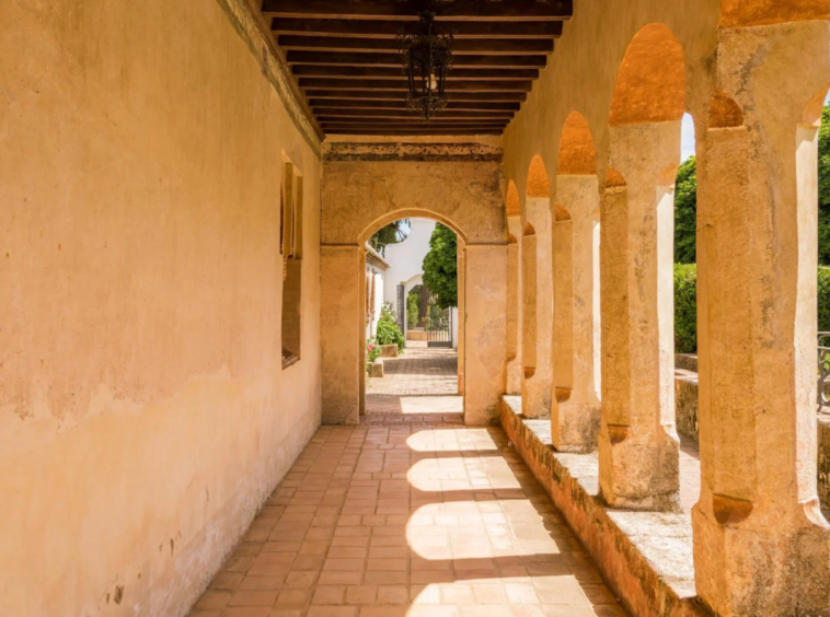 Un palais historique qui date du XIVe siècle, Mirabel, Espagne