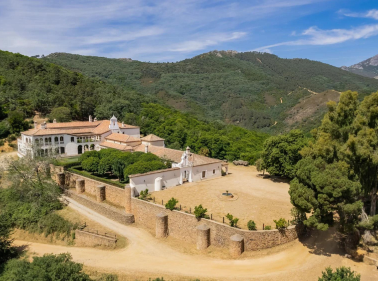 Un palais historique qui date du XIVe siècle, Mirabel, Espagne