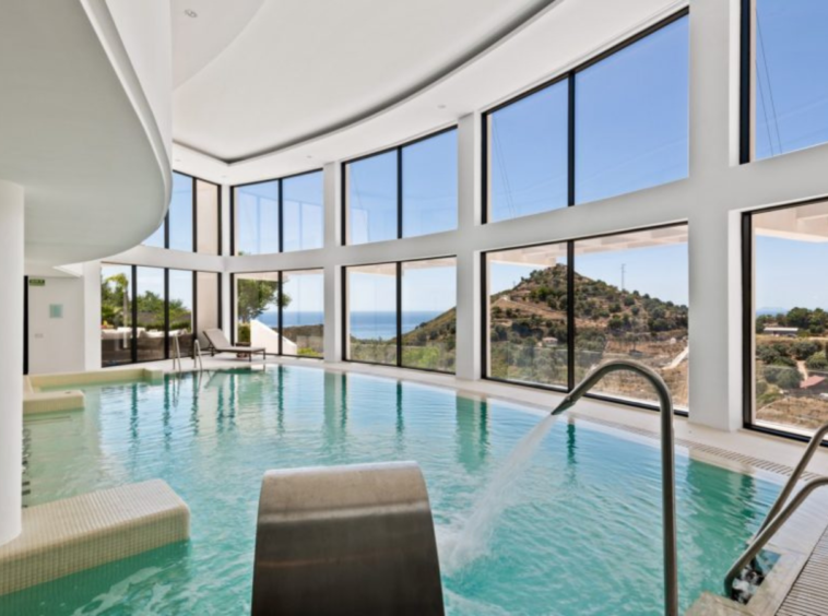 Vue Panoramique sur la Méditerranée : Luxueux Appartement à Palo Alto, Marbella