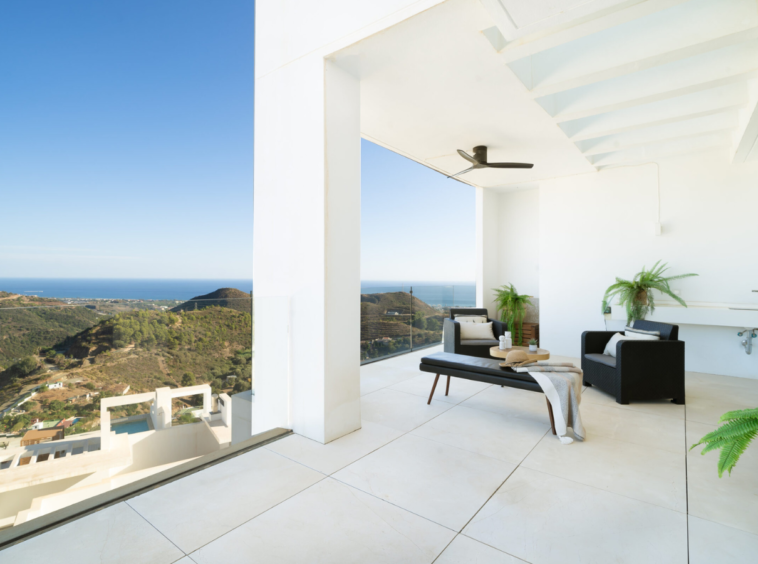 Vue Panoramique sur la Méditerranée : Luxueux Appartement à Palo Alto, Marbella