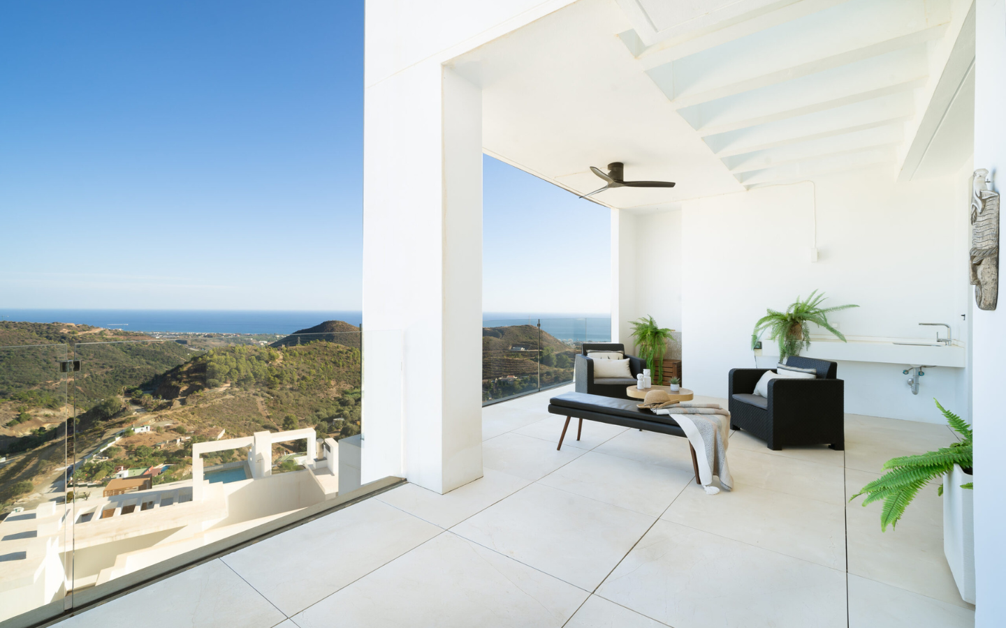 Vue Panoramique sur la Méditerranée : Luxueux Appartement à Palo Alto, Marbella